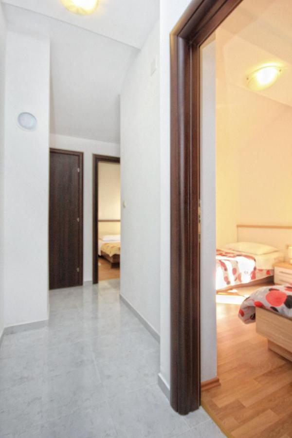 Apartments By The Sea Vlasici, Pag - 9324 Exterior foto